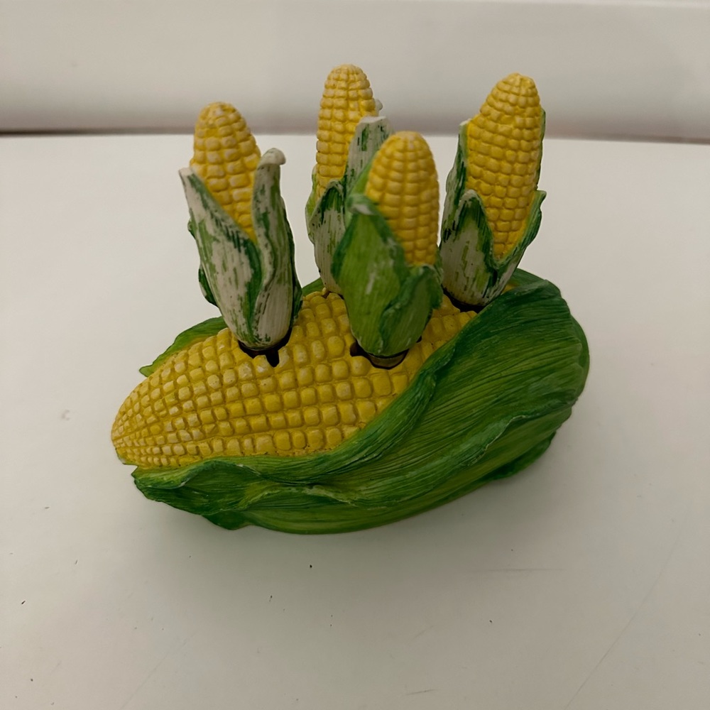Set of 4 corn butter spreaders and holder